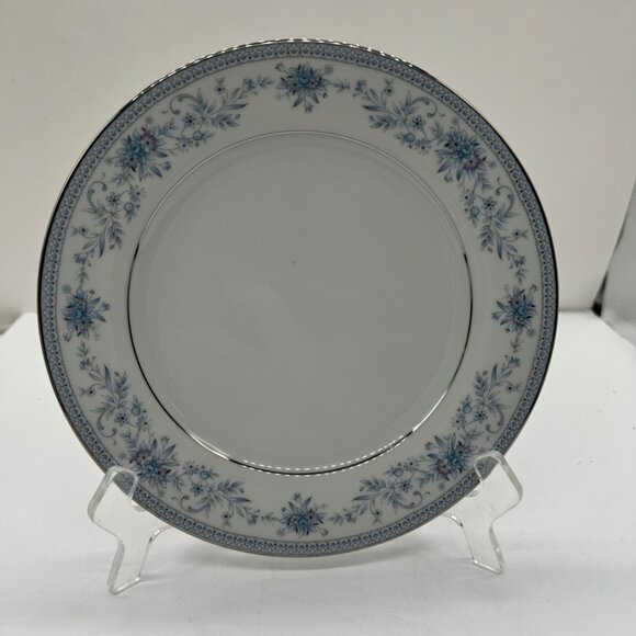 Noritake Blue Hill China Salad Plate 8 3/8" White With Blue Floral Design 2482 - Picture 1 of 5